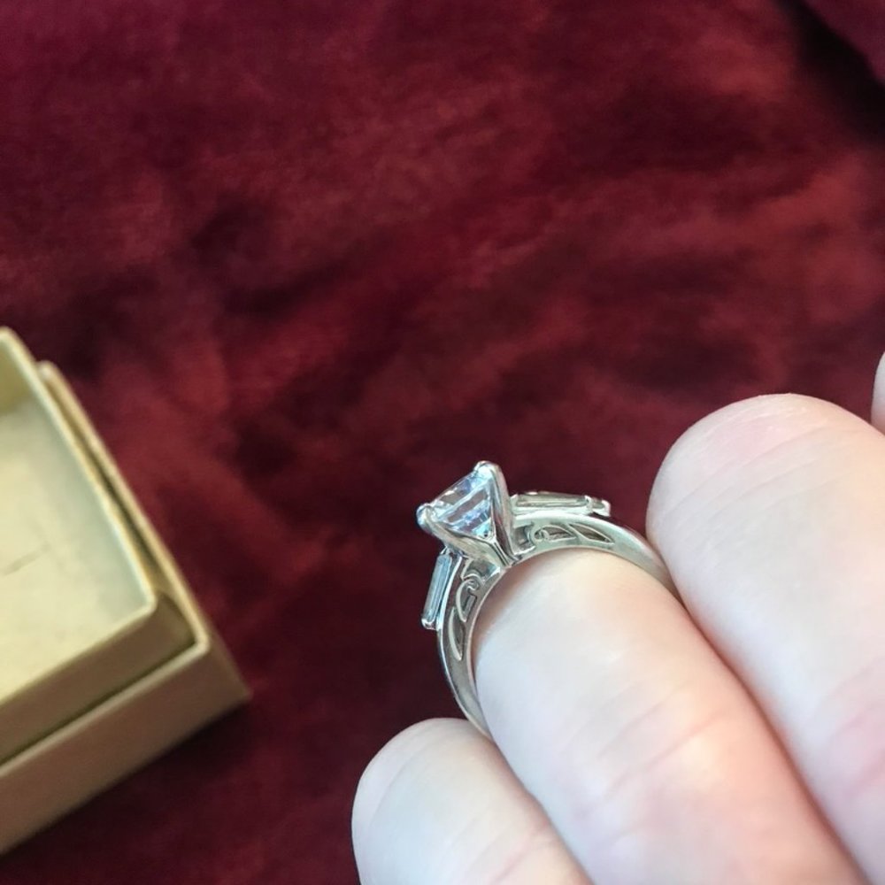 CZ Wedding set; 2ctw round w/baguettes, sz 7 - Picture 4 of 7